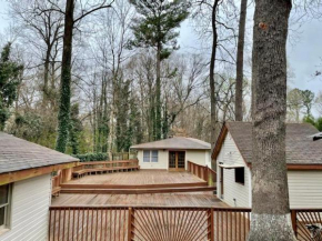 1 Acre 3 Bedroom home 15 min from Buckhead!